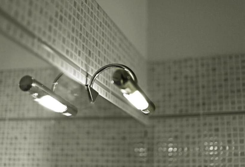 חדר סטנדרט לארבעה, Alla Nave