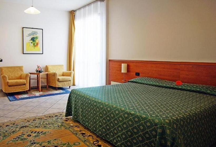 סוויטת ג'וניור, Alla Nave