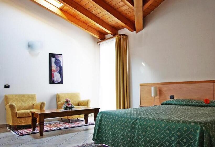 סוויטת ג'וניור, Alla Nave