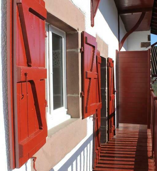 バルコニー付きデラックスルーム, Etchoinia