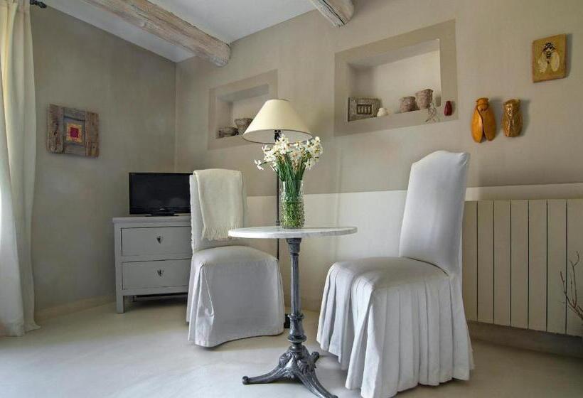 Номер Стандарт, Le Mas Du Pont Roman