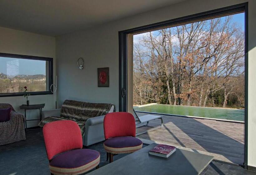 Вилла 3 Спальни с Бассейном, Le Mas Du Pont Roman