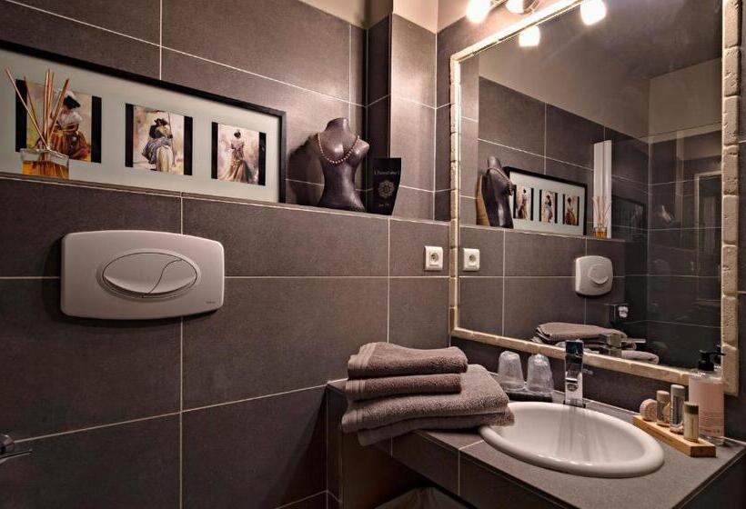 Номер Стандарт Вид на Сад, Le Mas Du Pont Roman