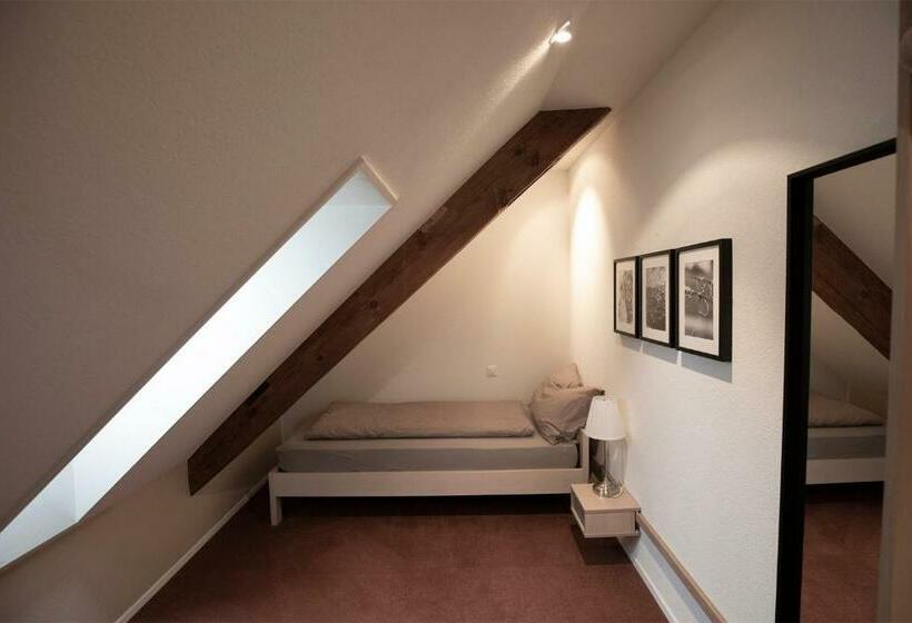 חדר סטנדרט, Restaurant Post