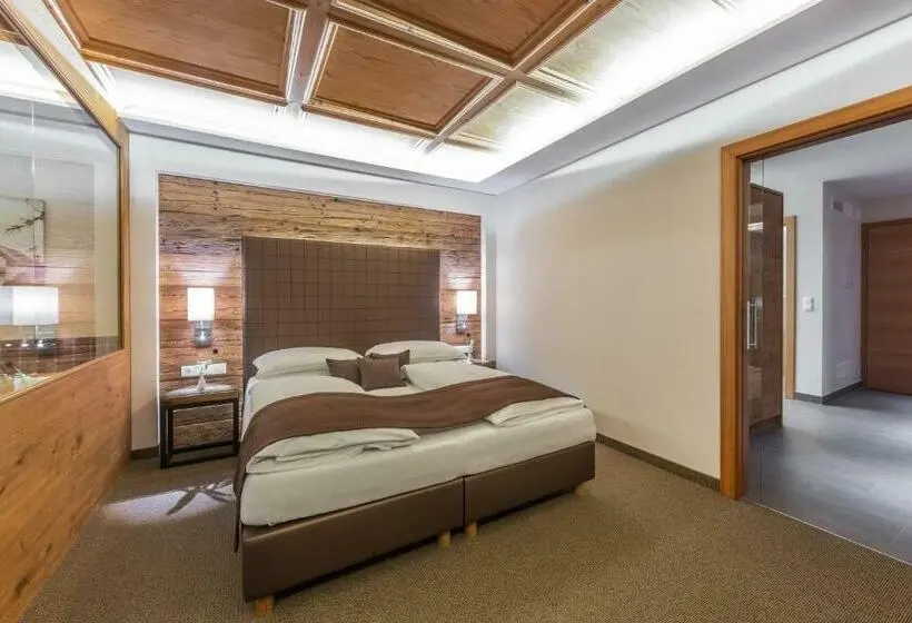 山の見えるジュニアスイート, Maraias   Luxury Suites & Apartments