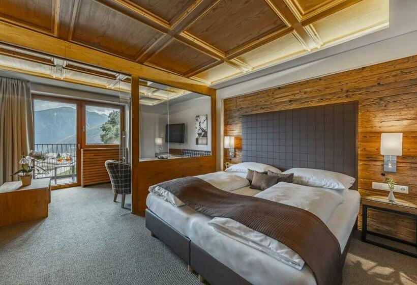 جناح جونيور مطل على الجبل, Maraias   Luxury Suites & Apartments