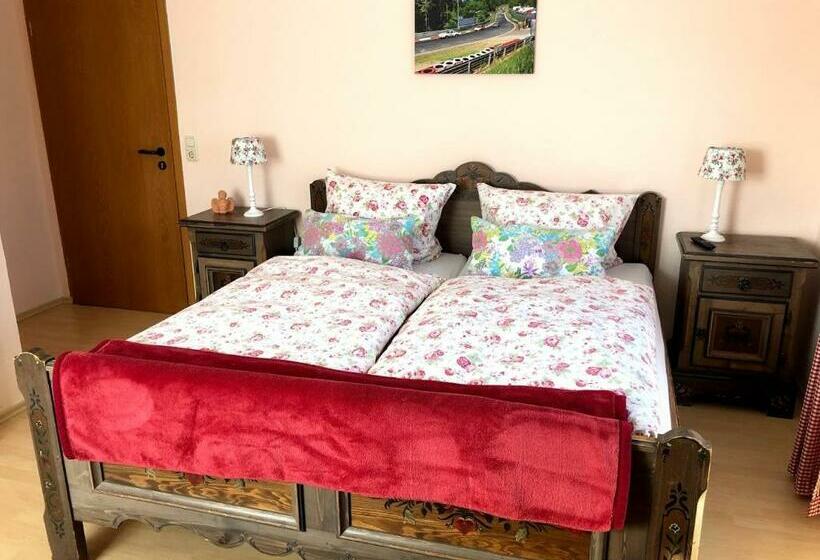 Номер Стандарт, Garni Zum Adenauer Forst