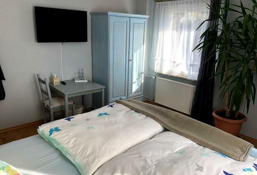 Номер Стандарт, Garni Zum Adenauer Forst