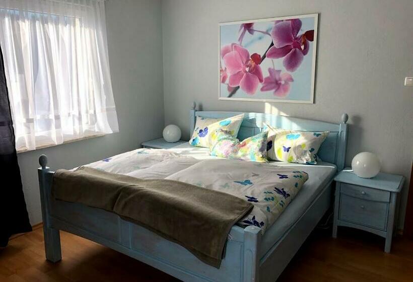 Номер Стандарт, Garni Zum Adenauer Forst