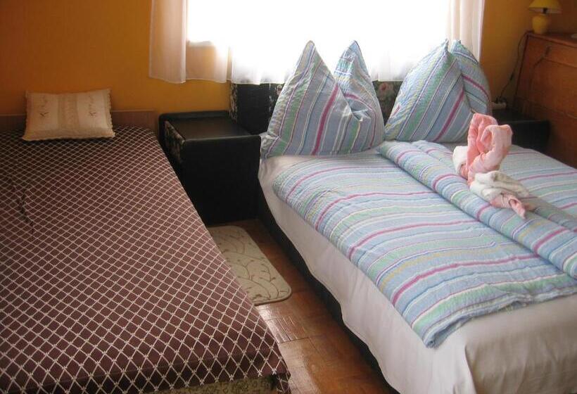 غرفة قياسية رباعية, Keletifény Vendégház