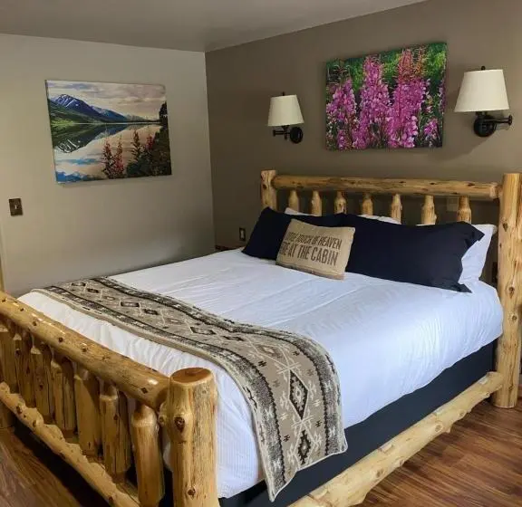 キングサイズベッドのデラックススイート, Summit Lake Lodge
