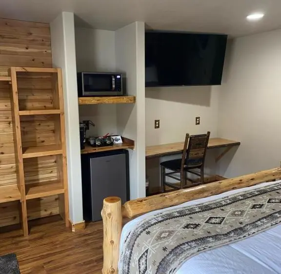 キングサイズベッドのデラックススイート, Summit Lake Lodge