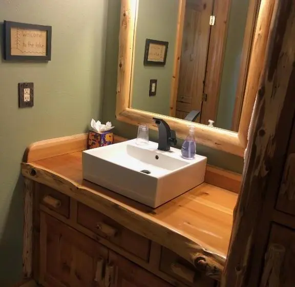 １ベッドルームハウス, Summit Lake Lodge
