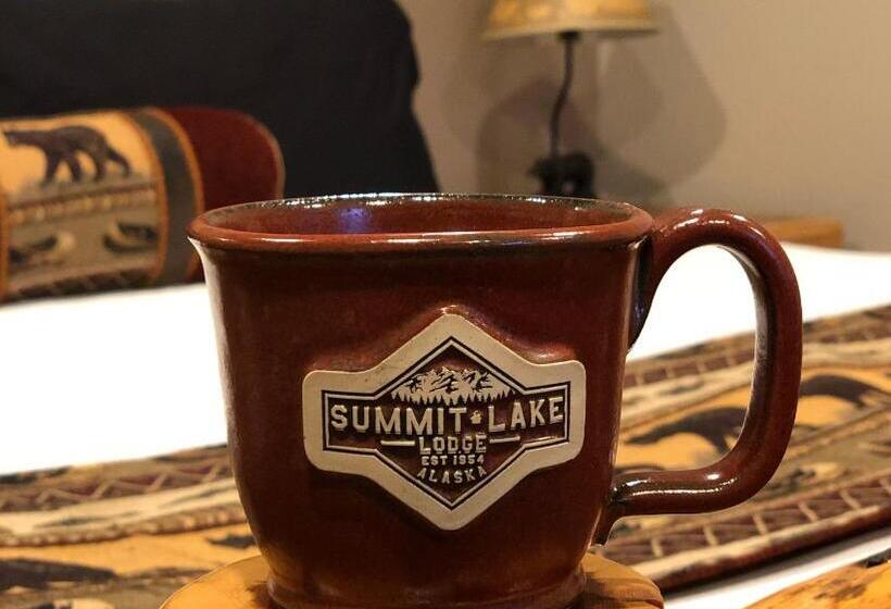 标准平房, Summit Lake Lodge