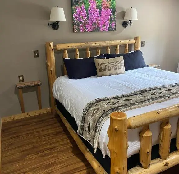 キングサイズベッドのデラックススイート, Summit Lake Lodge