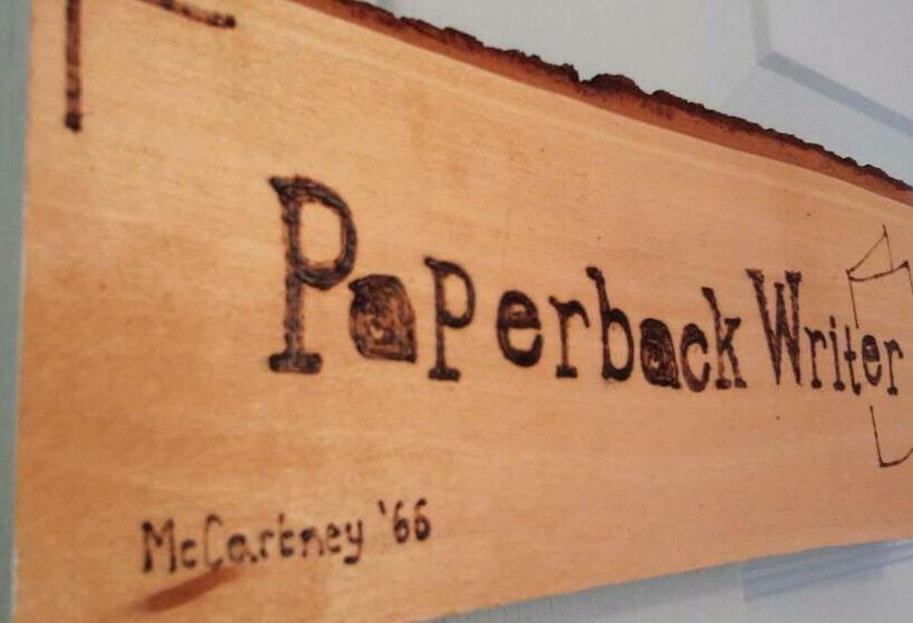 غرفة ديلوكس مطلّة علي البحر, Groundswell Pub & Inn