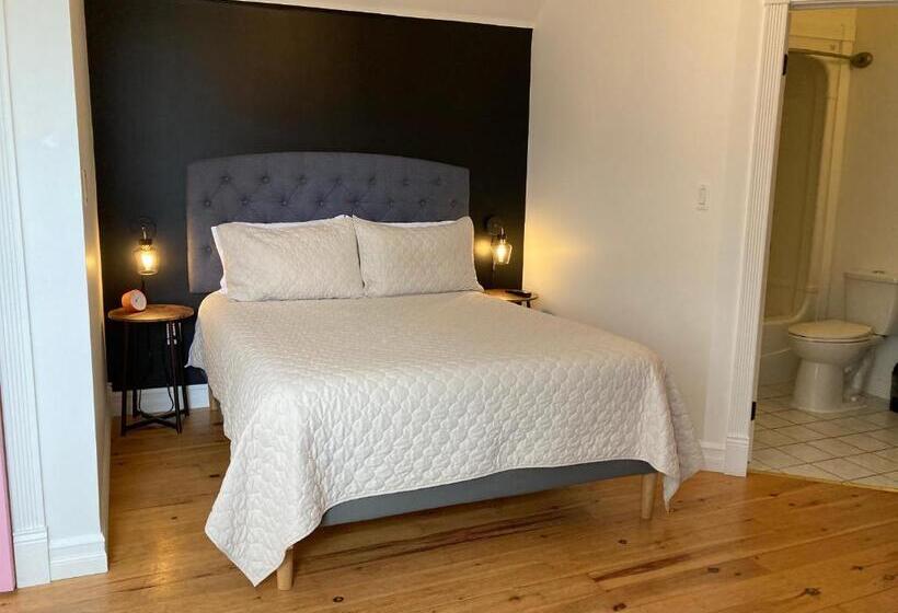 غرفة قياسية, Groundswell Pub & Inn