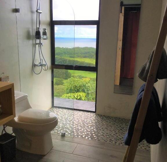 بنجلو ديلوكس, La Colina Pura Vista