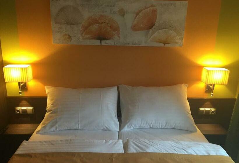 Номер Стандарт, Casino & Hotel Admiral Strážný