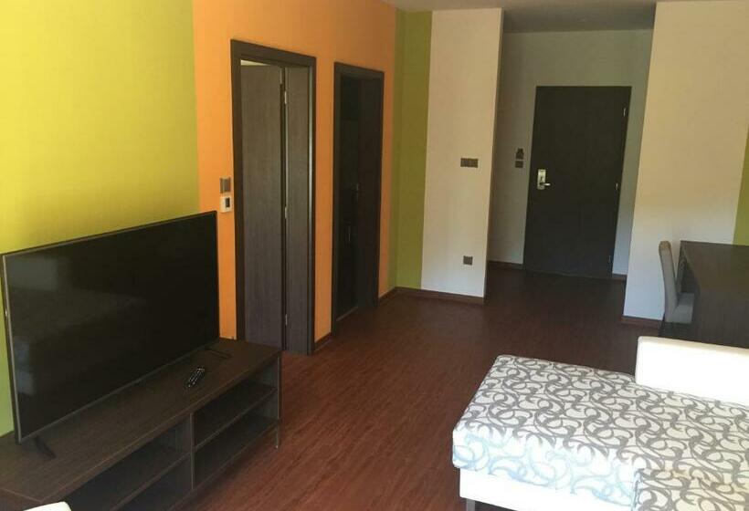 Люкс, Casino & Hotel Admiral Strážný