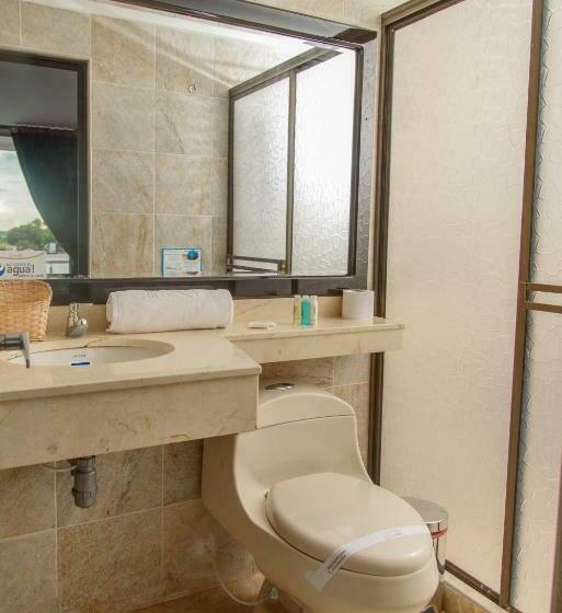 غرفة كلاسيكية ثلاثية, El Aeropuerto