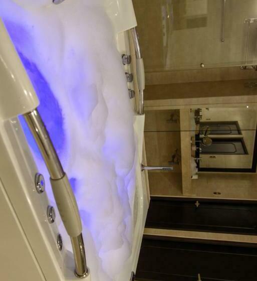 جناح كلاسيكي, El Aeropuerto