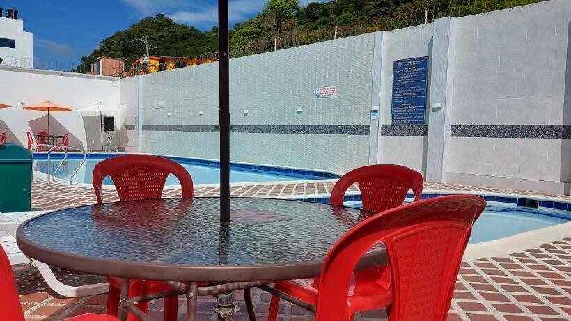Quarto Quádruplo Estandar, Emperador