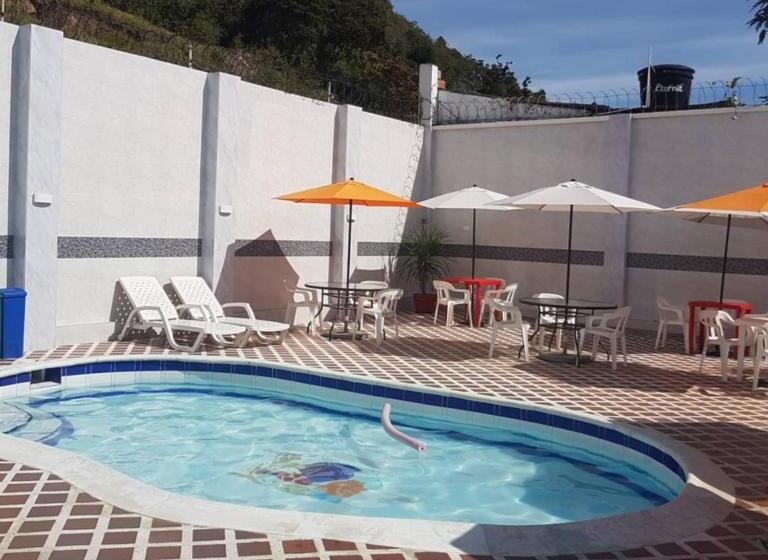 Quarto Quádruplo Estandar, Emperador