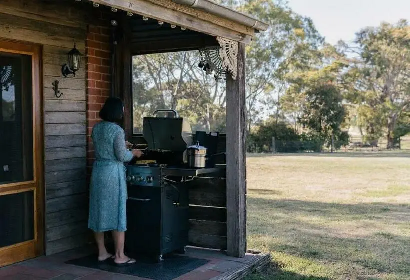 マウンテンビュースタンダードルーム, Grampians Historic Tobacco Kiln