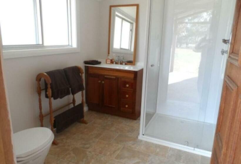 غرفة قياسية مطلة على الجبل, Grampians Historic Tobacco Kiln