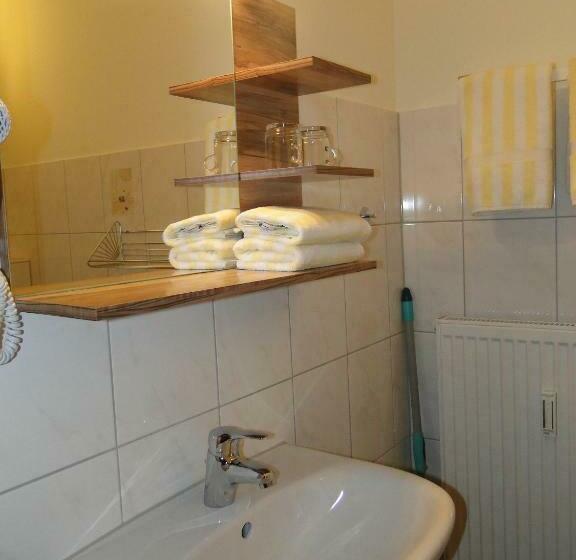 スタンダードトリプルルーム, Jahnkes Gasthaus Pension Garni