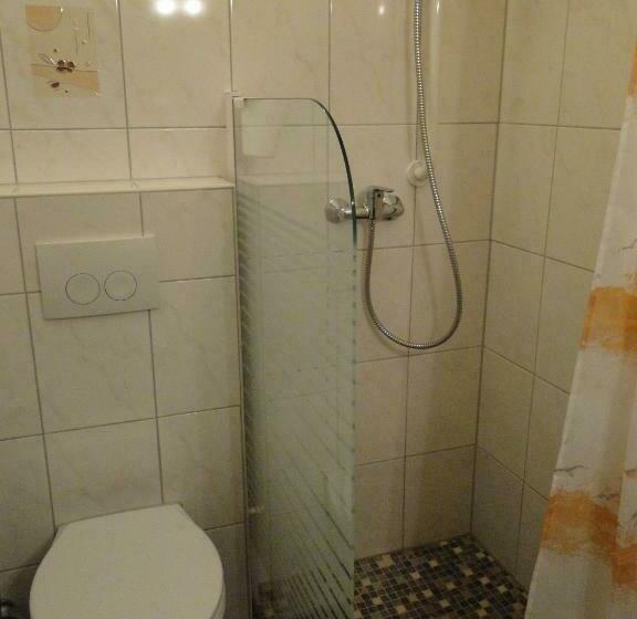 スタンダードトリプルルーム, Jahnkes Gasthaus Pension Garni