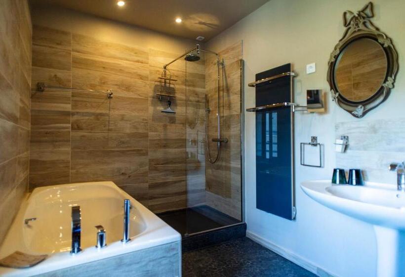 Стандартный Номер Кровать Кинг, Les Deux Abbesses En Vert | La Grande Maison B&b
