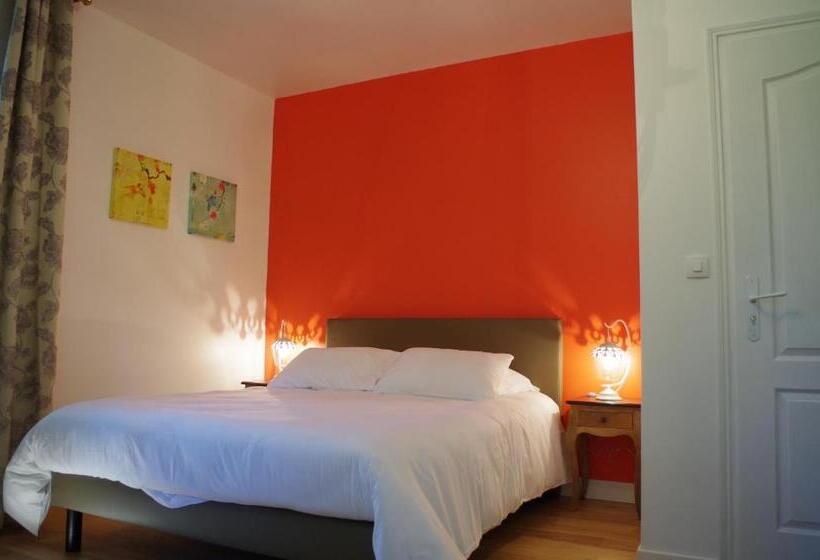 Номер Стандарт Вид на Сад, Chambres D'hôtes Domaine Du Hameau Baylesse