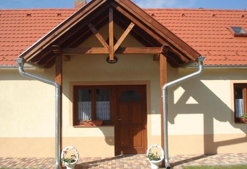 ２ベッドルームハウス, Gerendás Vendégház