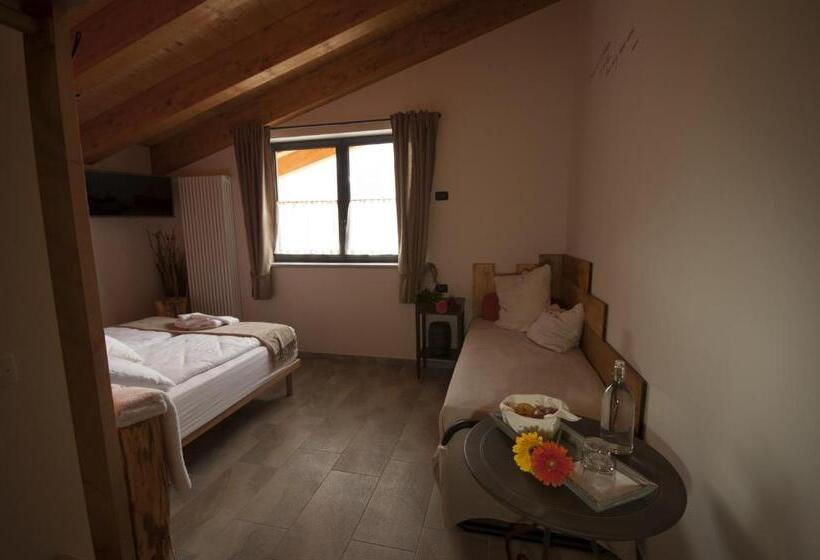 חדר סטנדרט לשלושה, Maison D Hôtes Victoret