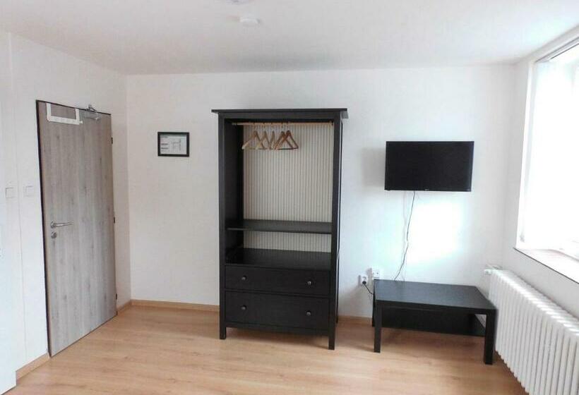 חדר סטנדרט לשלושה, Penzion Kovářská