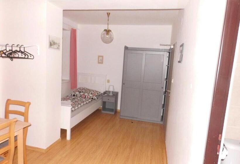 غرفة قياسية رباعية, Penzion Kovářská