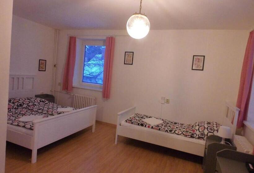 غرفة قياسية رباعية, Penzion Kovářská