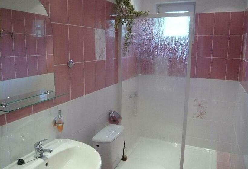 スタンダード4人部屋, Penzion Lukov