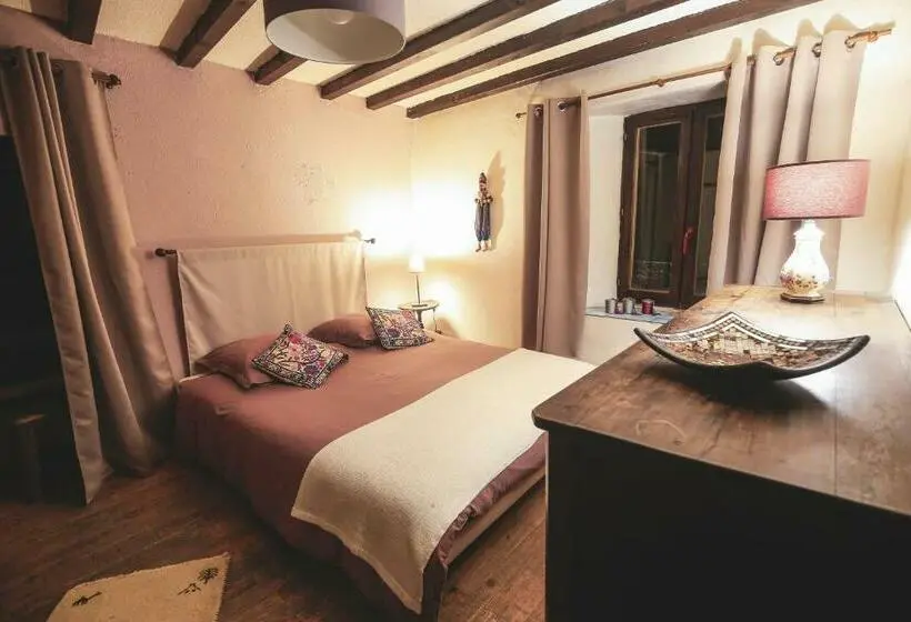 اتاق استاندارد سه نفره, Gite L Aurienchon