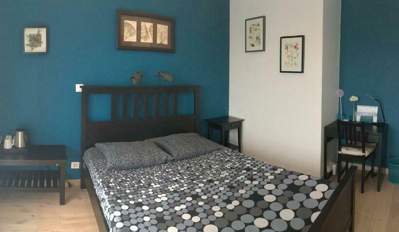 غرفة قياسية, Les Condamines