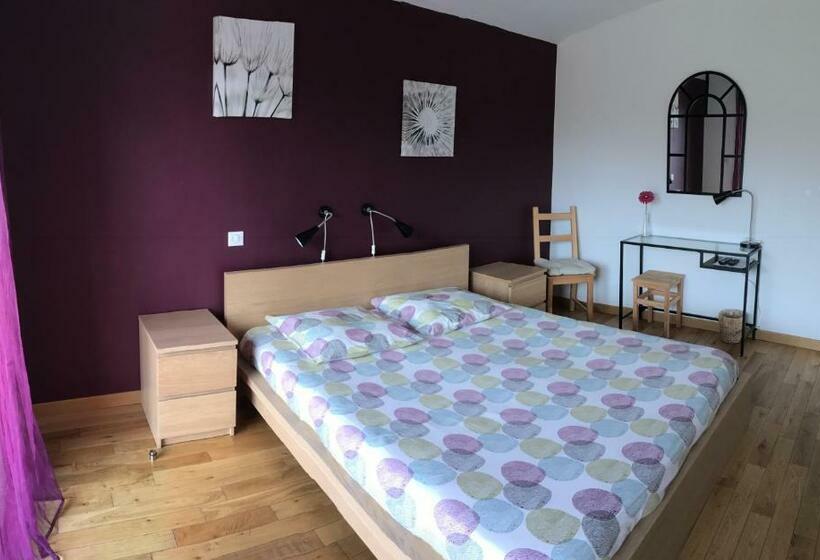 غرفة قياسية, Les Condamines