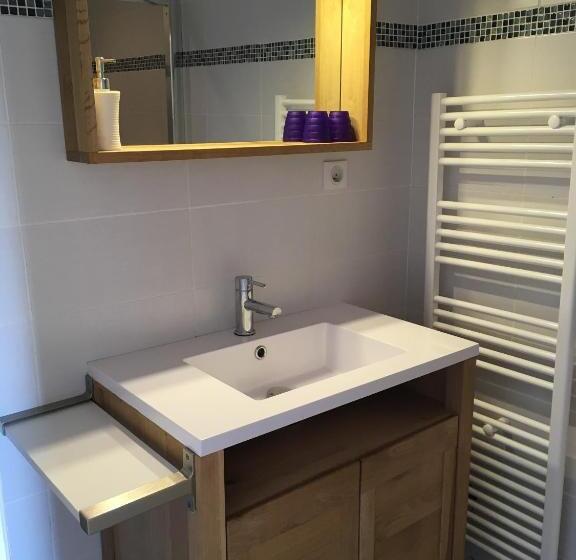 غرفة قياسية, Les Condamines