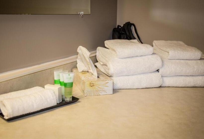 غرفة قياسية, Bedrock Motel