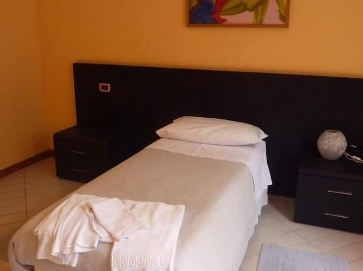 חדר סטנדרט לשלושה, Padus Meublè Parma