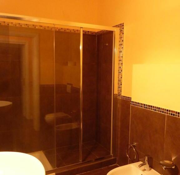 غرفة قياسية ثلاثية, Padus Meublè Parma