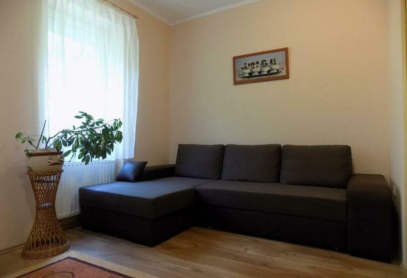 חדר סטנדרט לשלושה, Bakterház Vendégház