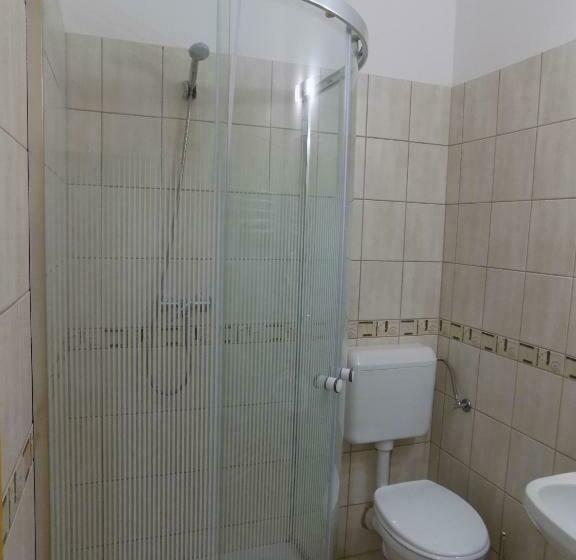 Номер Стандарт Трехместный, Bakterház Vendégház