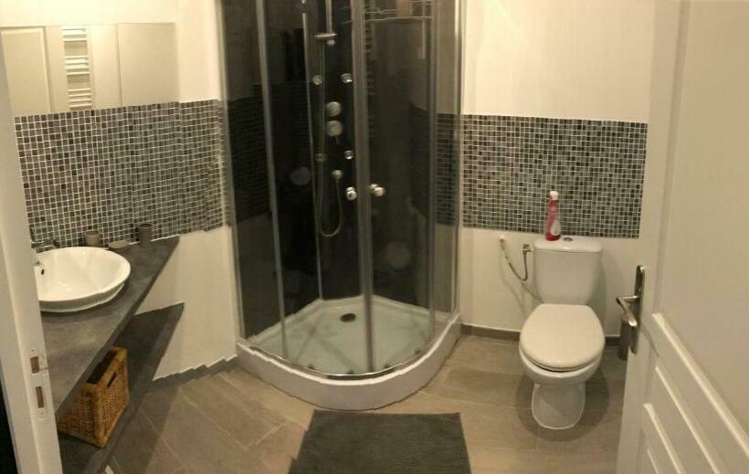 חדר סטנדרט לשלושה, Chambre D'hôtes Les Macarons De Tata